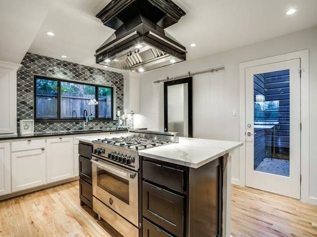 428-Edgelake-Kitchen-Island
