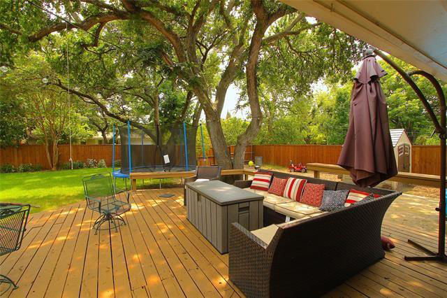 2C324B8B-5932-4EAB-9307-D79A98FF7FF4