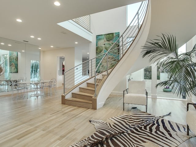 43-Downs-Lake-Foyer