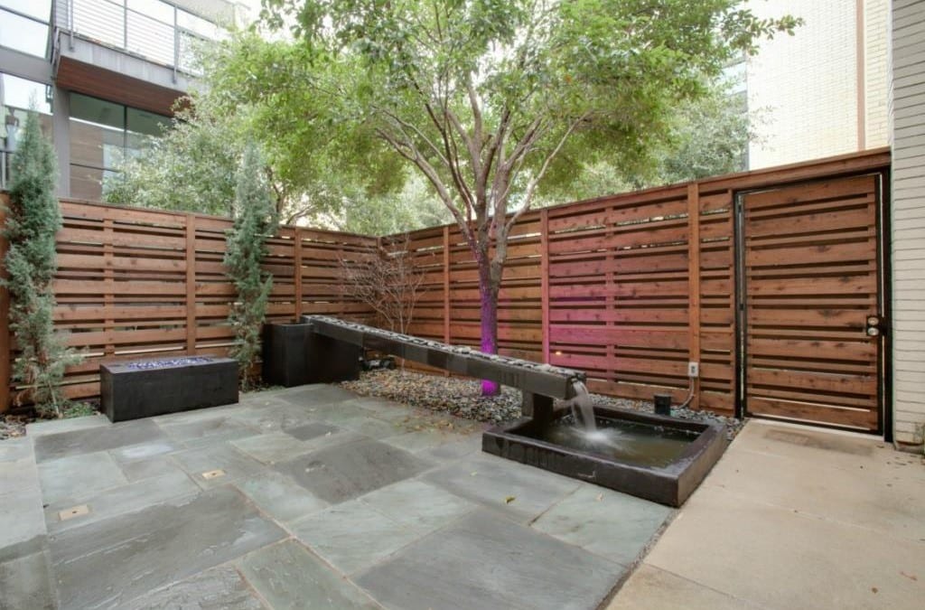 4321-Travis-Walk-courtyard-e1429035368823
