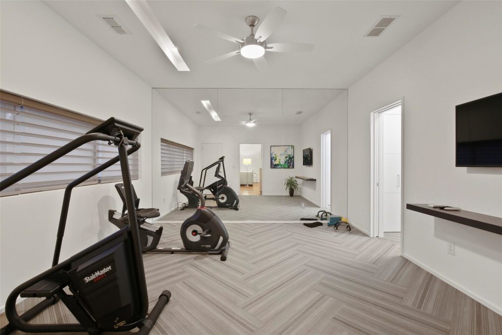 4321-Travis-ext1-1024x683