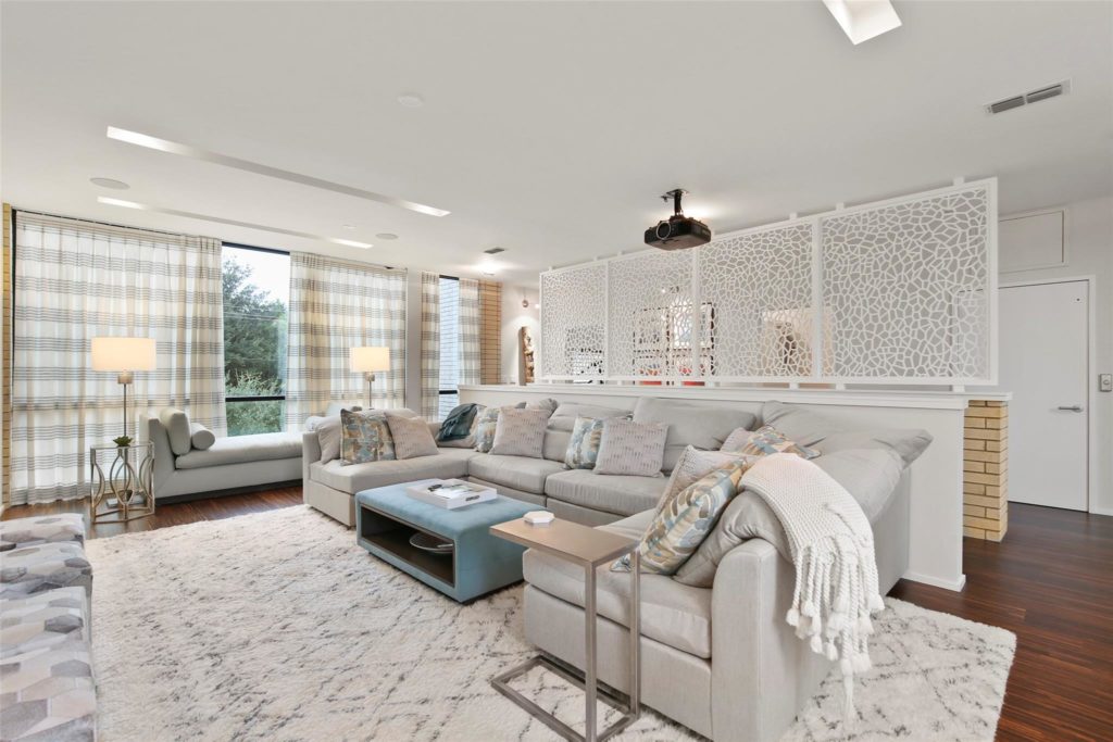 4321-Travis-ext1-1024x683