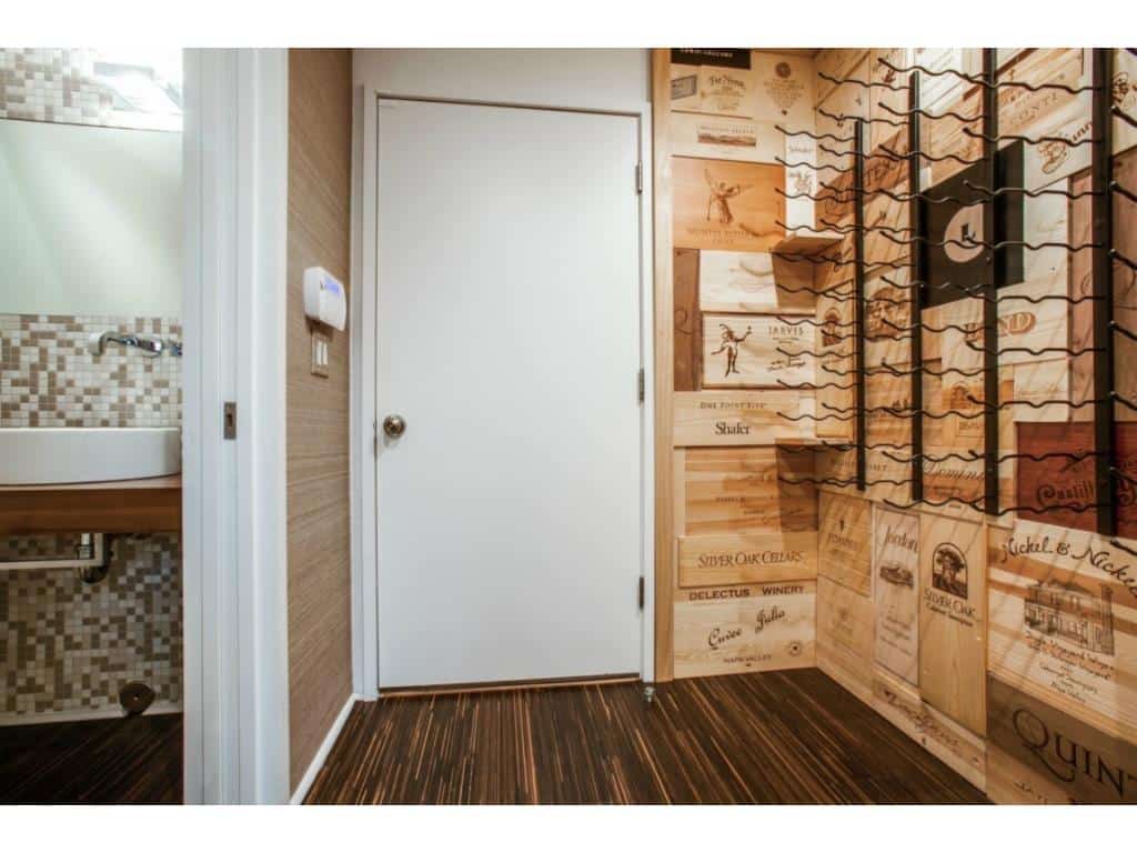 4321-Travis-walk-wine