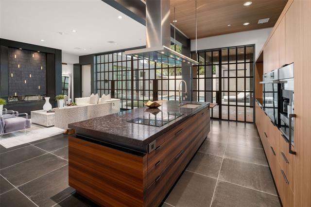 4340-Fairfax-5-A-wetbar-area