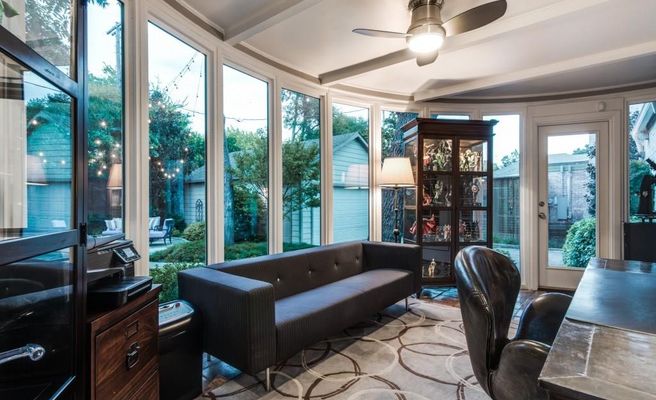 439-W-Colorado-Blv-solarium1