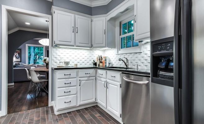 439-W-Colorado-Blvd-kit-2