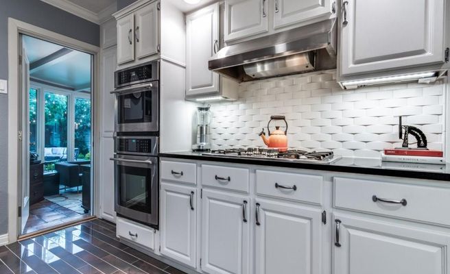 439-W-Colorado-Blvd-kit-3