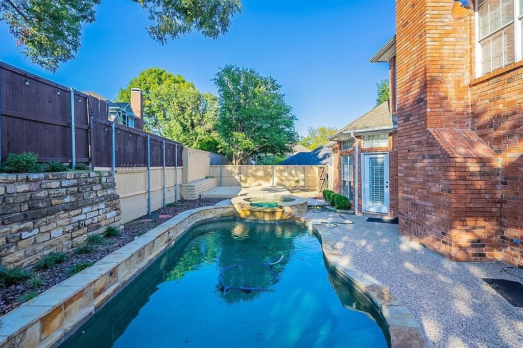 43F028D5-D883-4C72-9E9A-745FC8BEF4FB