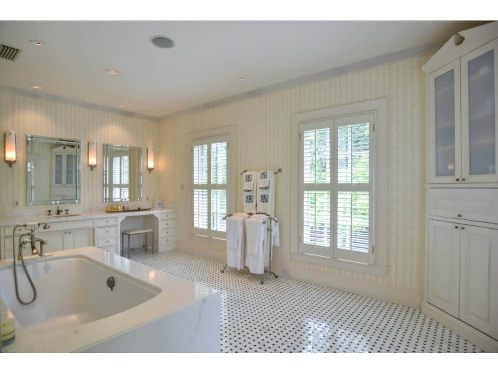 4400-St.-Johns-master-bath-1024x768