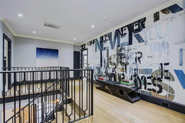 4408-Amherst-Avenue-1