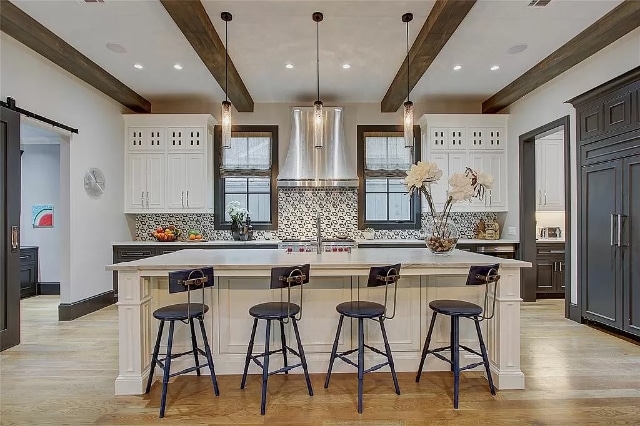 4408-Amherst-Avenue-1