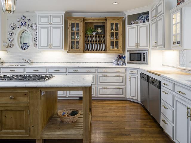 4412-Belclaire-kitchen-11