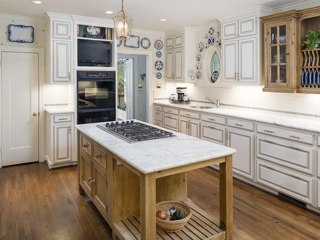 4412-Belclaire-kitchen-21