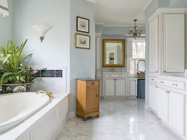 4412-Belclaire-master-bath