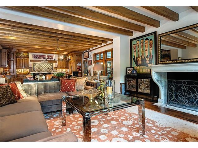 4412-Lakeside-family-room