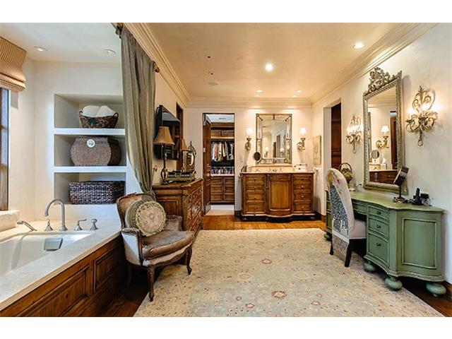 4412-Lakeside-master-bath1