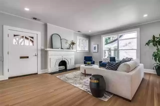 4412-N-Hall-St