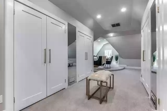 4412-N-Hall-St