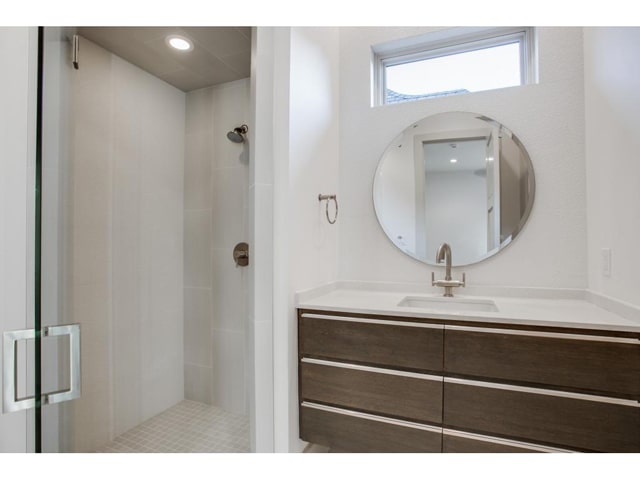 4425-Southern-Upstairs-Bath