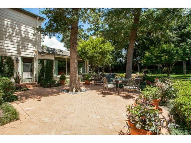 4434-Rawlins-Patio