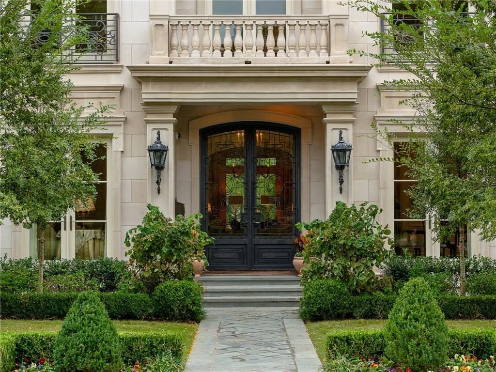 4441-S-Versailles-Entry-GetMedia-1.ashx_-1024x768