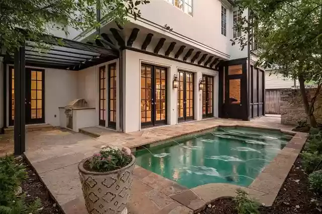 4500-Belclaire-Ave-1-aa