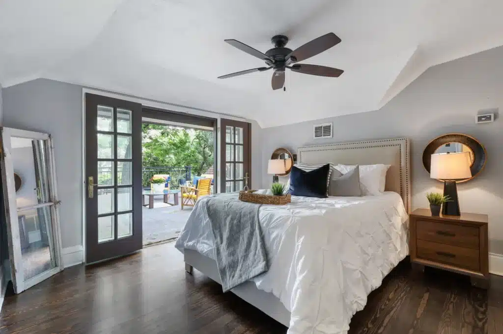 4525-Junius-St-Alamo-House-Sweetest-Badge-1024x678