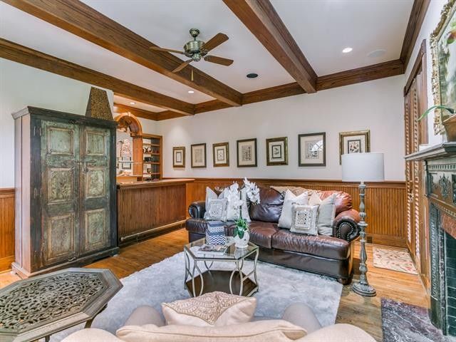 4601-Christopher-Place-1-1