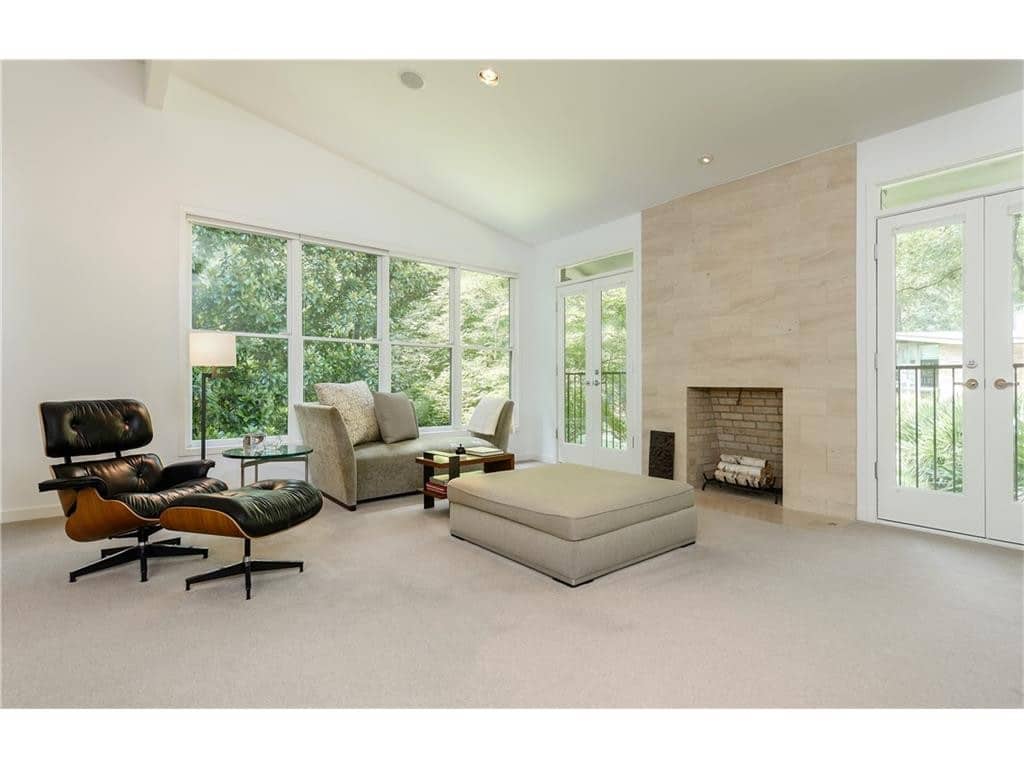 4605-Watauga-master-sitting-1024x768