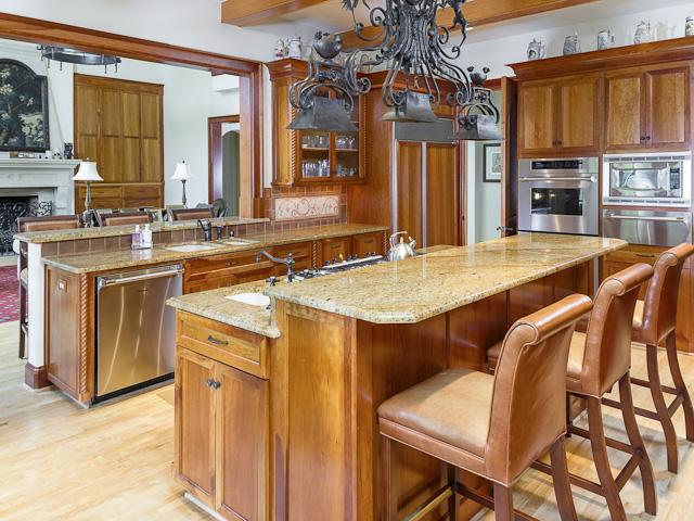 4631-Valley-Ridge-kitchen1