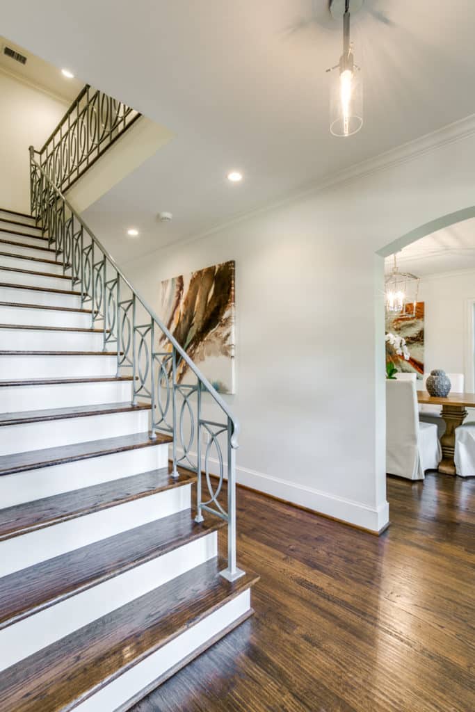 4633-Edmondson-Ave-foyer-683x1024
