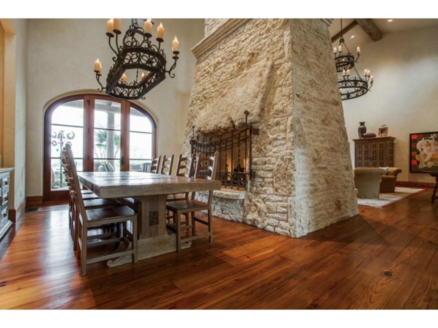 4636-Chapel-Hill-Dining