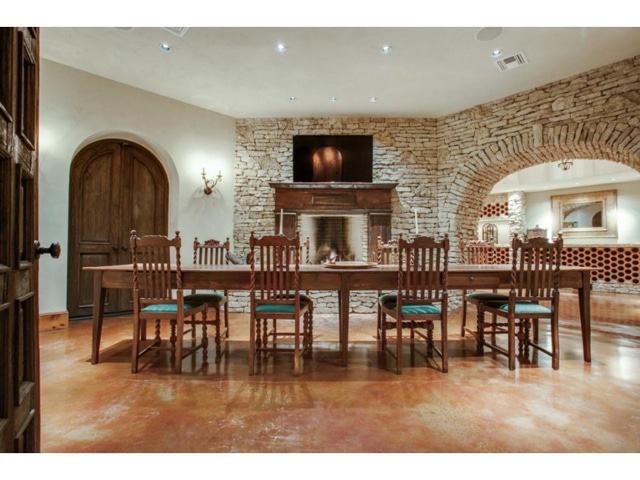 4636-Chapel-Hill-Wine-Dining