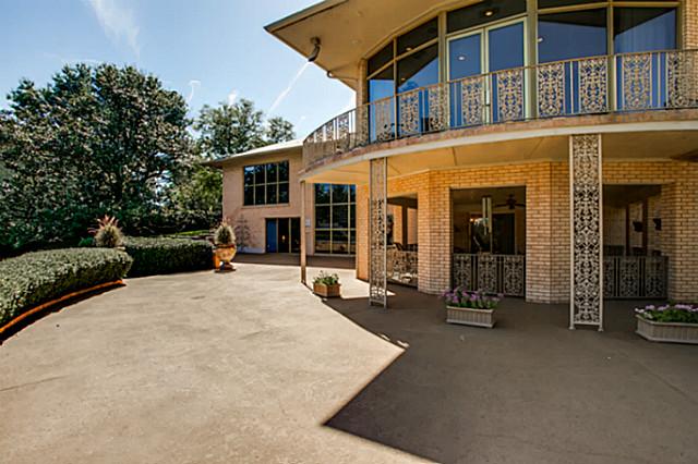 4646-Chapel-Hill-exterior-patio