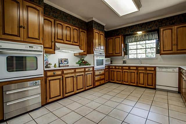 4646-Chapel-Hill-kitchen