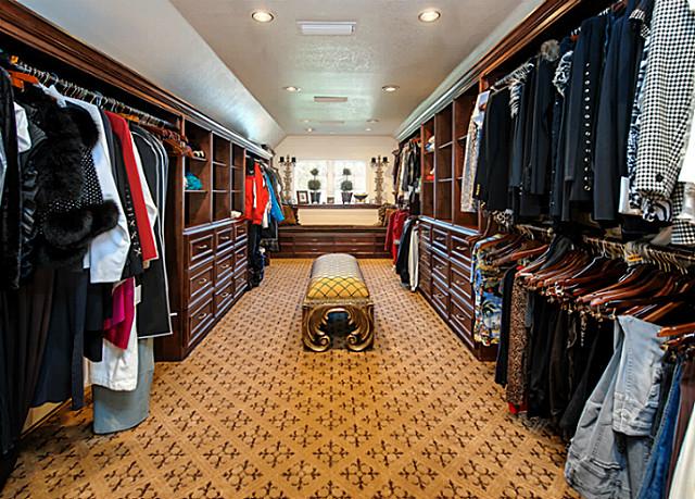 4707-Chapel-Hill-closet-2-hers