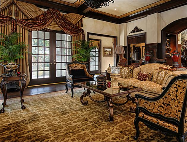 4707-Chapel-Hill-living