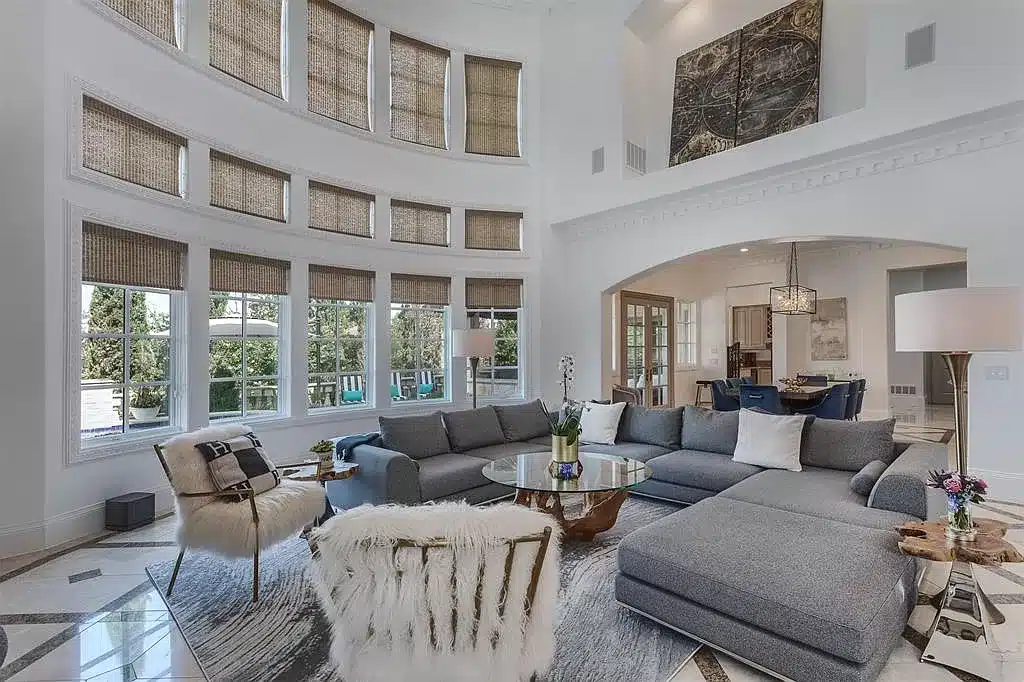 REMAX-4774-Longvue
