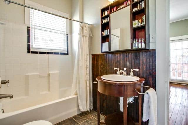 4826-Swiss-Main-House-2nd-Bath