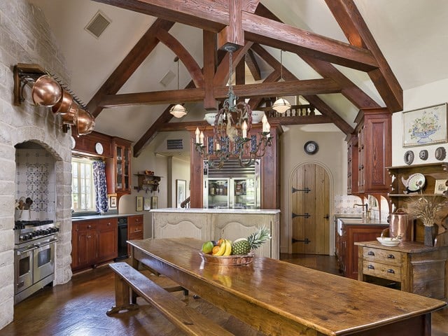4906-Park-Lane-kitchen-center1
