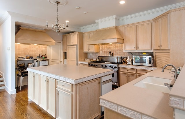 4907Deloache39H.jpgkitchen-1