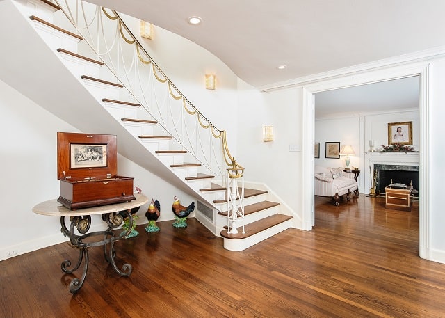 4907Deloache56H.jpgfoyer-staircase