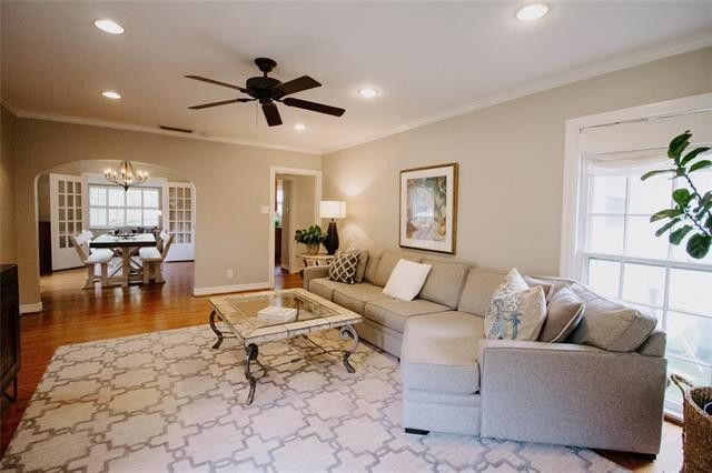 4d8a72aa5b6d53bfd7abc7b51e552e2cl-m3714442604xd-w1020_h770_q80