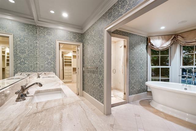 e60fc9e774a396478a5d49ec988617bbl-m3257445735od-w1024_h768