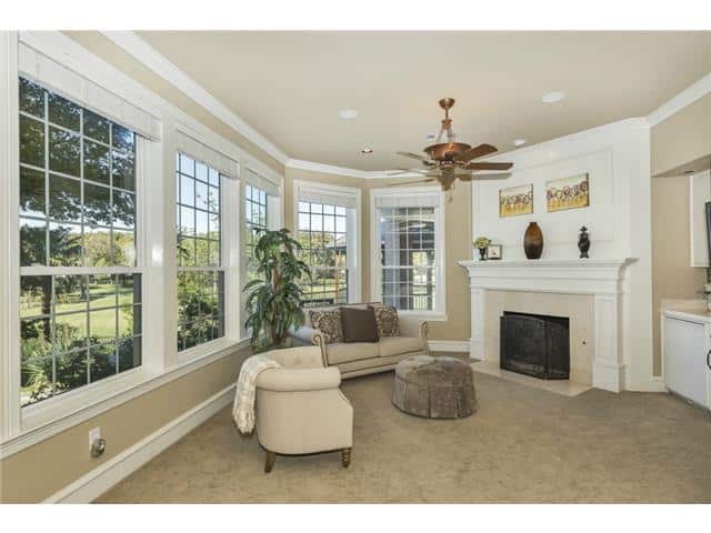 50-Picadilly-Park-master-sitting