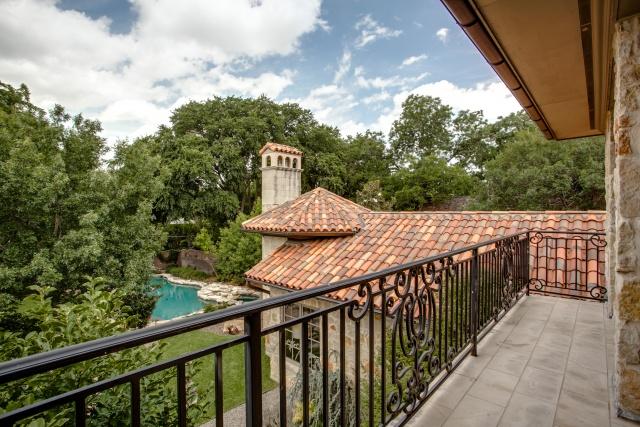 5019-Shadywood-balcony