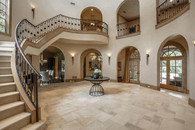 5019-Shadywood-foyer