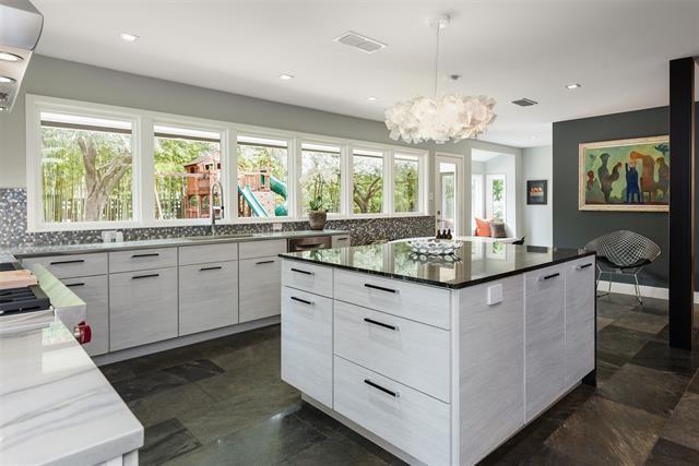 Pebble-brook-front-door-before