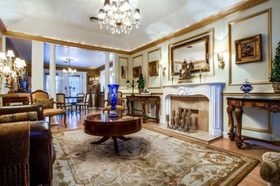 5029-Pershing-Living-575x383