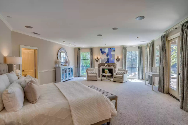 5054-Lakehill-Court-1